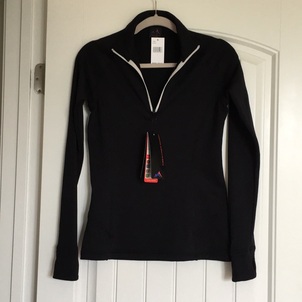 Black activewear lightweight pullover - Small